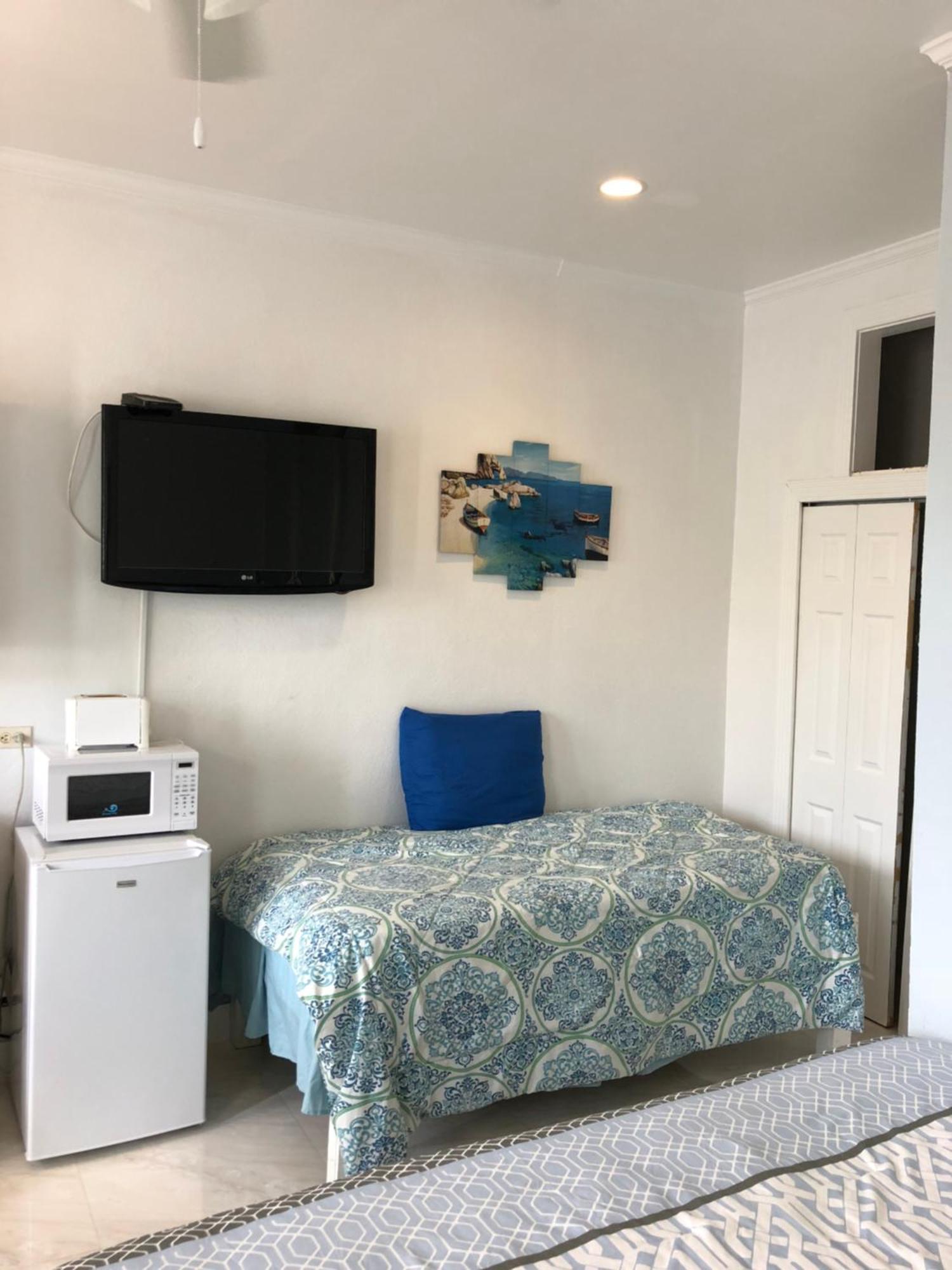 The Oasis Retreat Apartment Насау Екстериор снимка