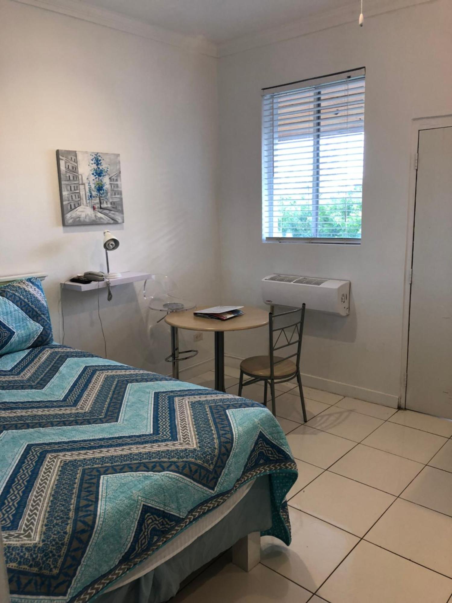 The Oasis Retreat Apartment Насау Екстериор снимка