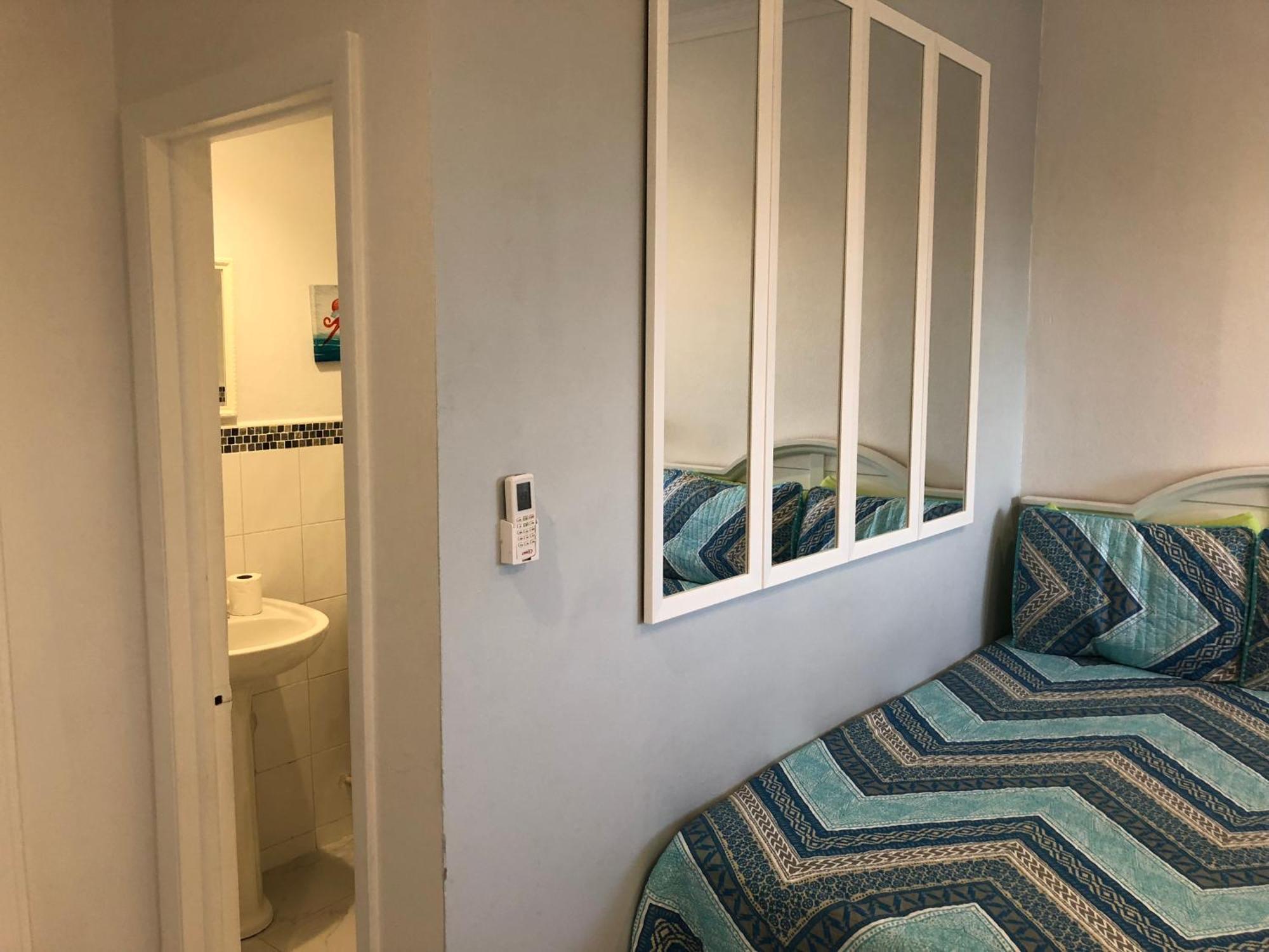 The Oasis Retreat Apartment Насау Екстериор снимка