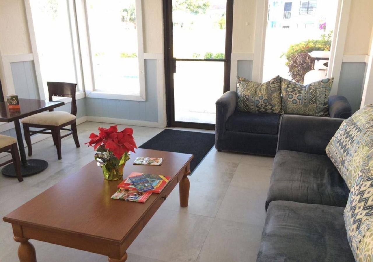 The Oasis Retreat Apartment Насау Екстериор снимка