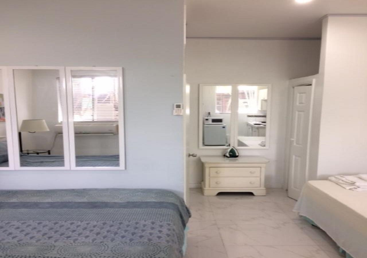 The Oasis Retreat Apartment Насау Екстериор снимка
