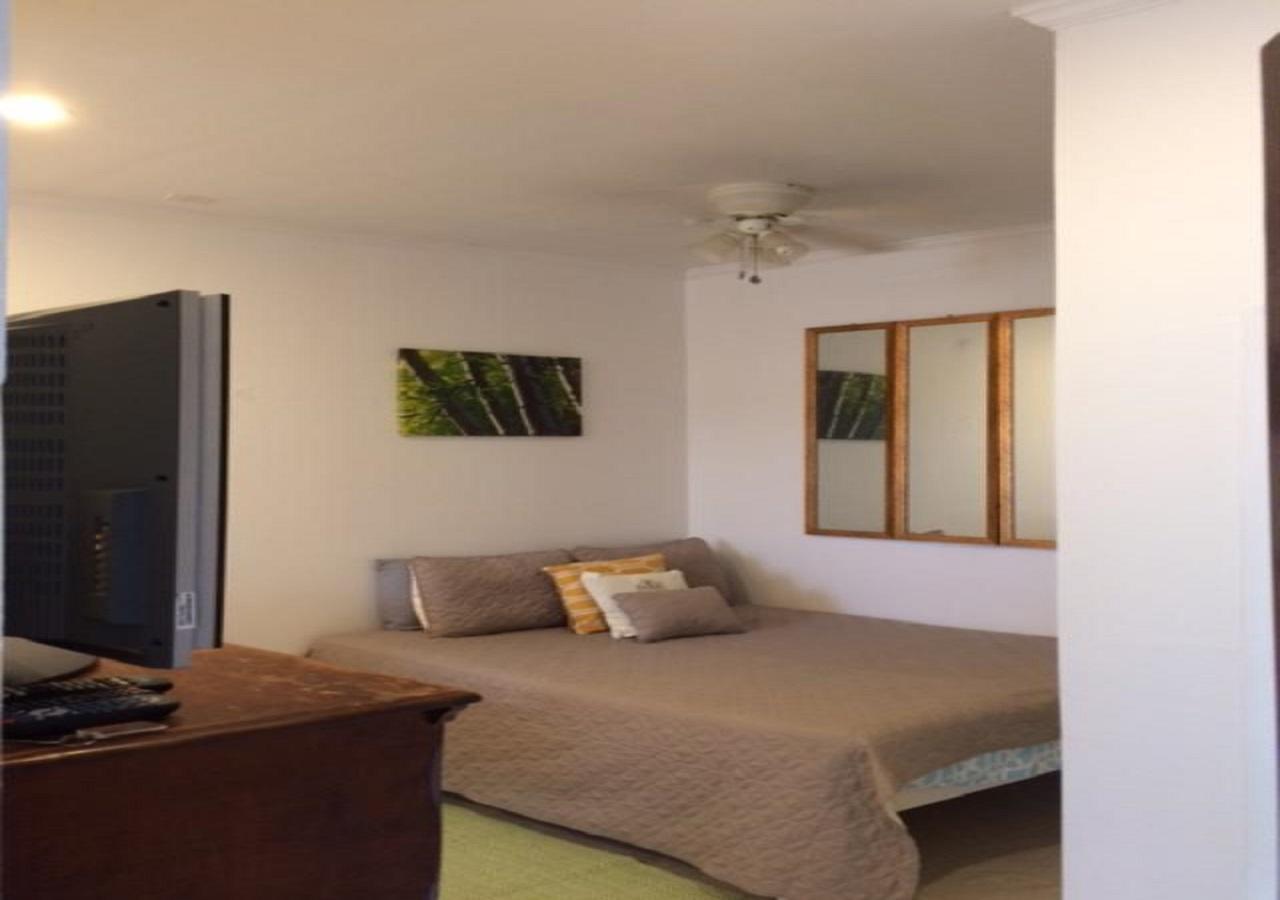 The Oasis Retreat Apartment Насау Екстериор снимка