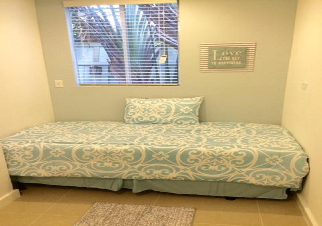 The Oasis Retreat Apartment Насау Екстериор снимка