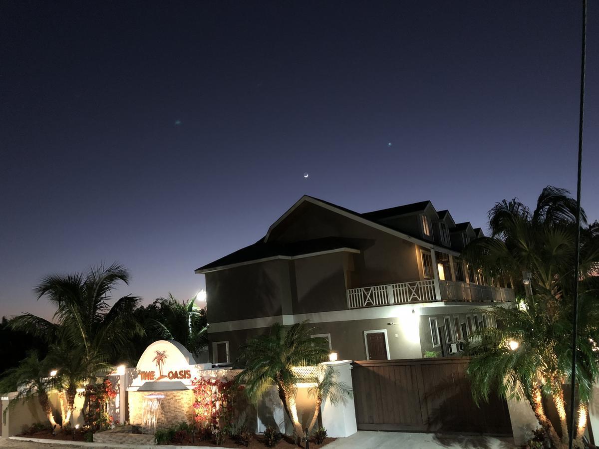 The Oasis Retreat Apartment Насау Екстериор снимка
