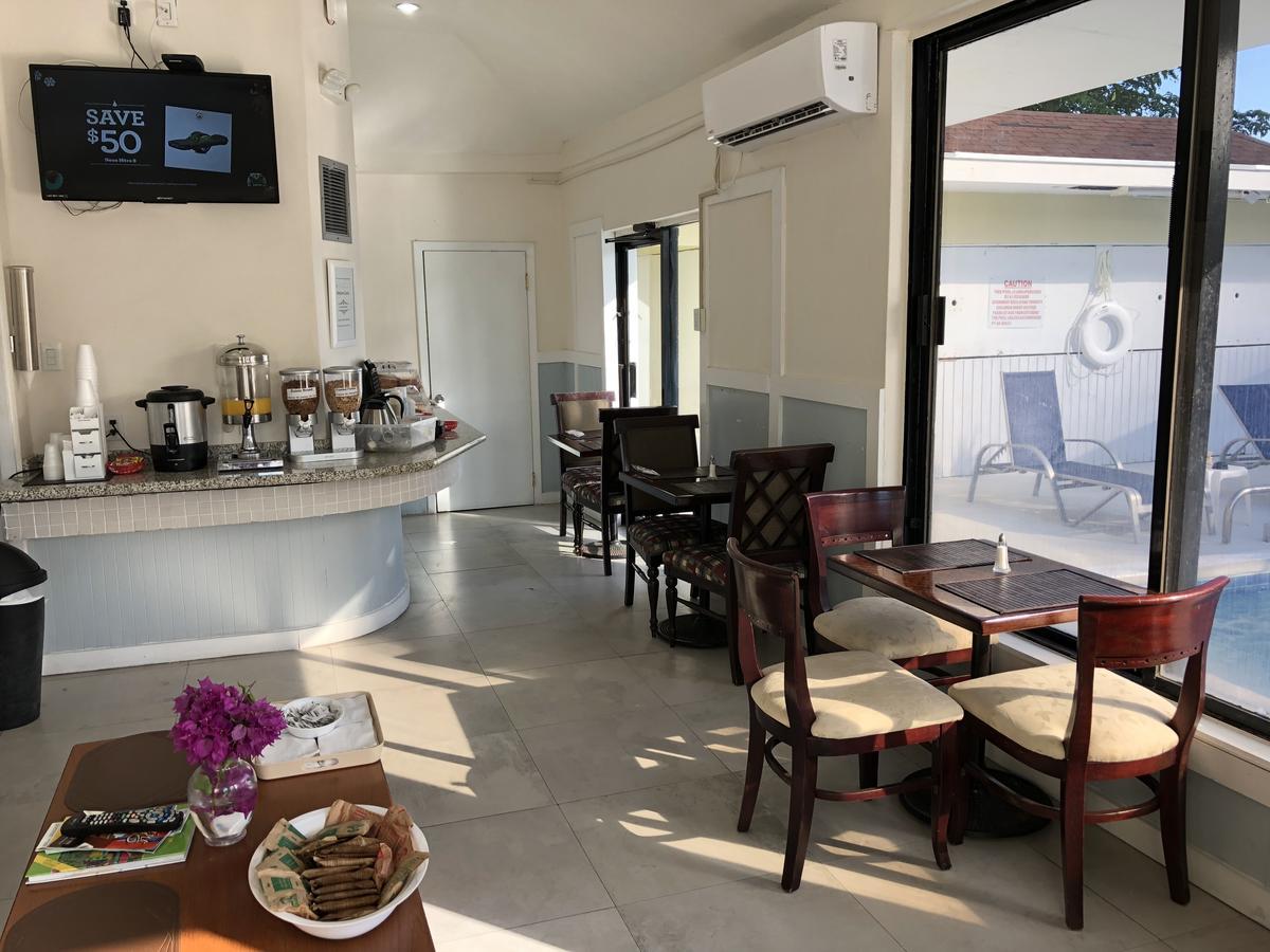 The Oasis Retreat Apartment Насау Екстериор снимка