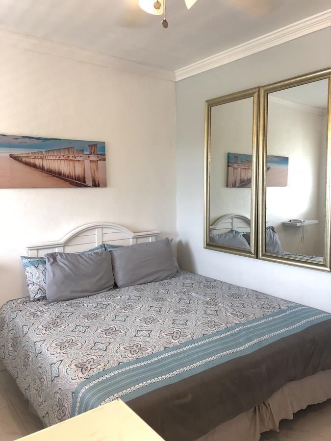 The Oasis Retreat Apartment Насау Екстериор снимка
